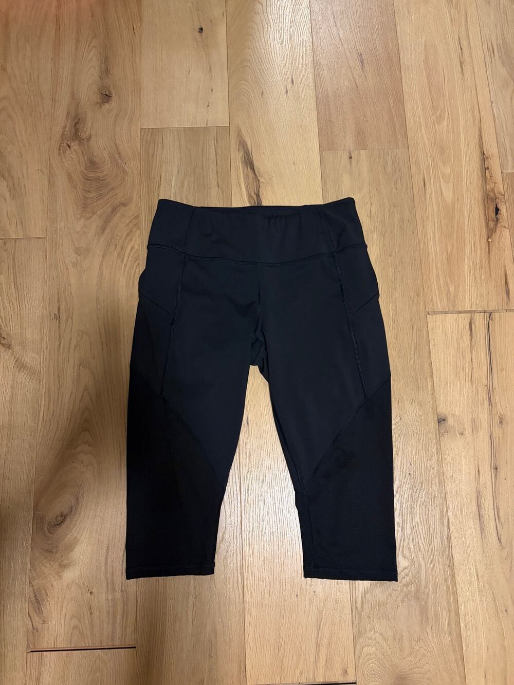 Athleta Black Capri Leggings